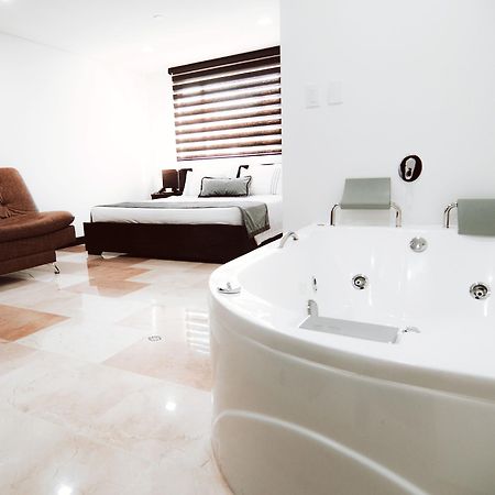 Hotel Lleras 10 Меделин Екстериор снимка