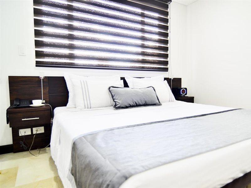 Hotel Lleras 10 Меделин Екстериор снимка