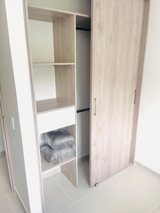 Hotel Lleras 10 Меделин Екстериор снимка
