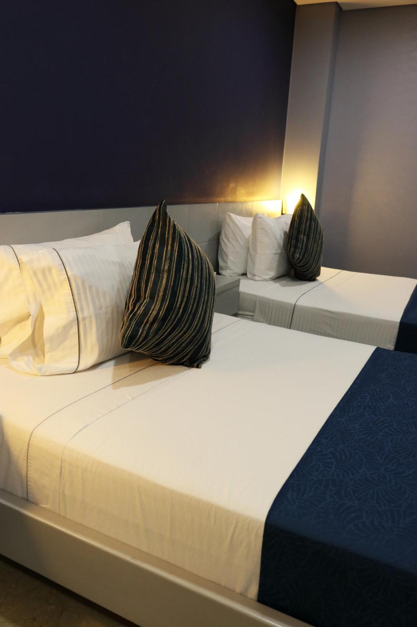 Hotel Lleras 10 Меделин Екстериор снимка