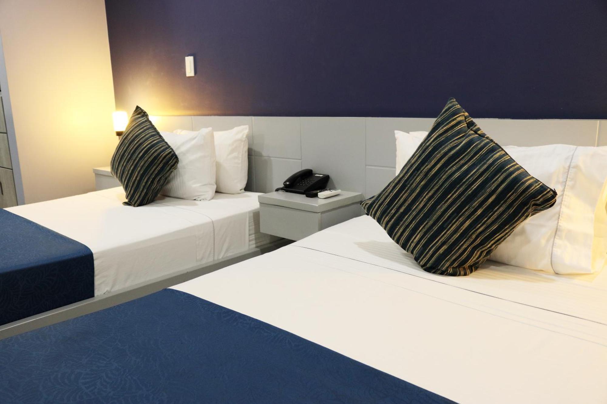 Hotel Lleras 10 Меделин Екстериор снимка