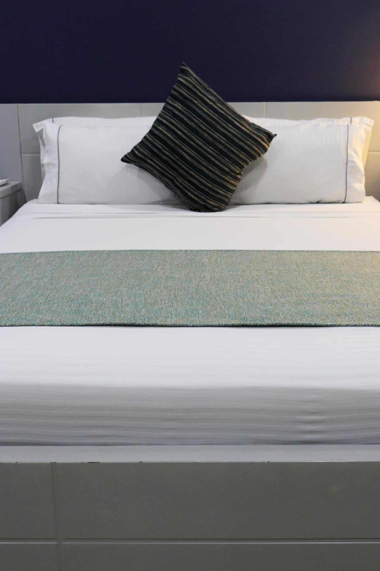 Hotel Lleras 10 Меделин Екстериор снимка